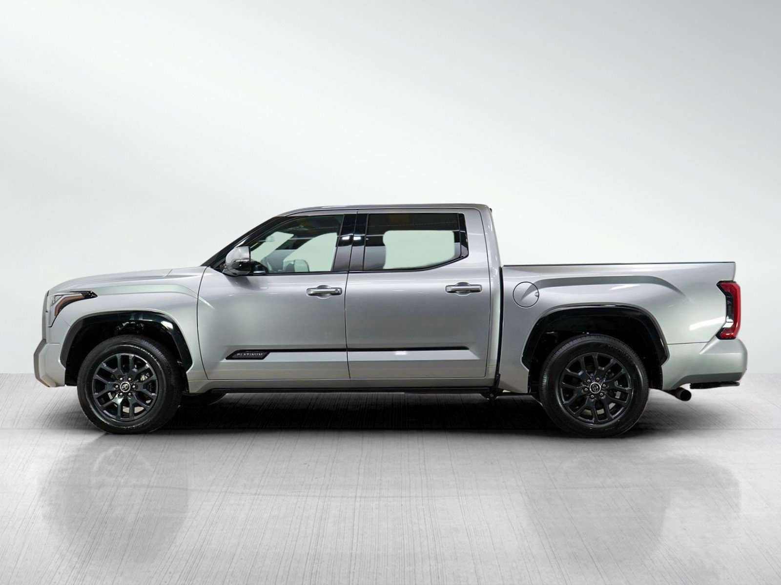 Used 2022 Toyota Tundra Platinum with VIN 5TFNA5DB4NX040267 for sale in Bloomington, Minnesota