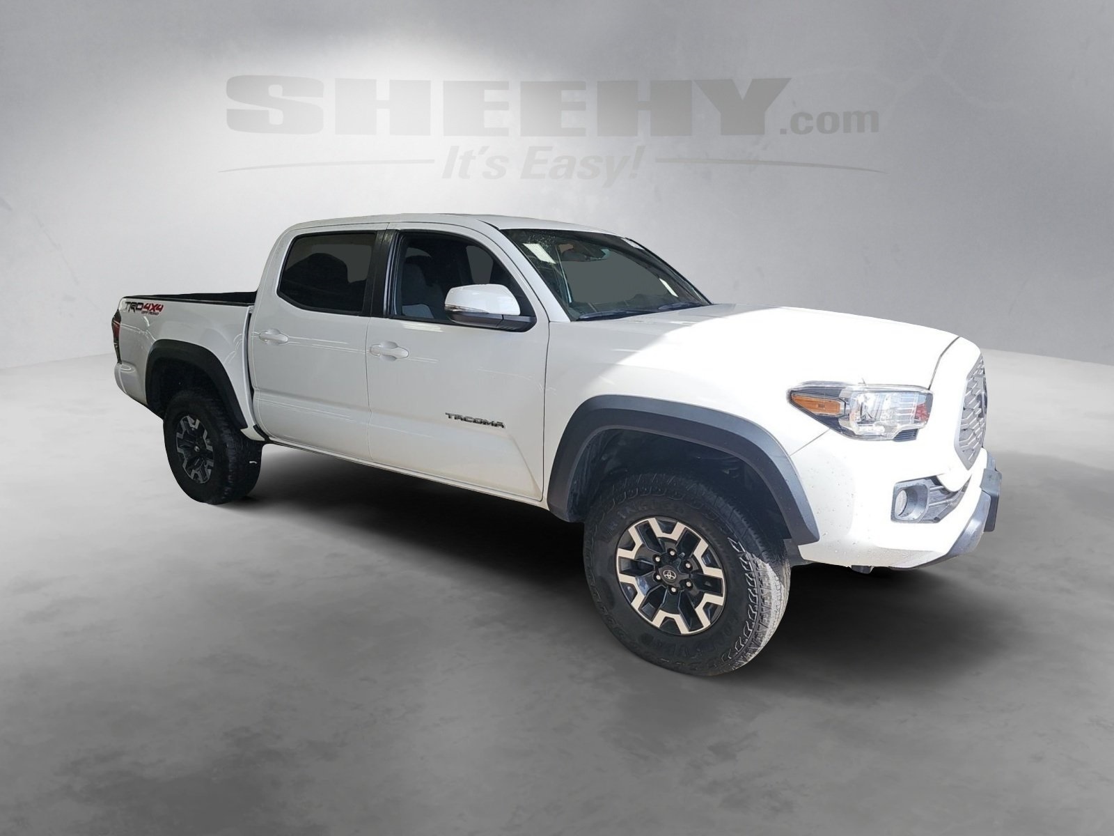 2023 Toyota Tacoma TRD Off-Road photo 2