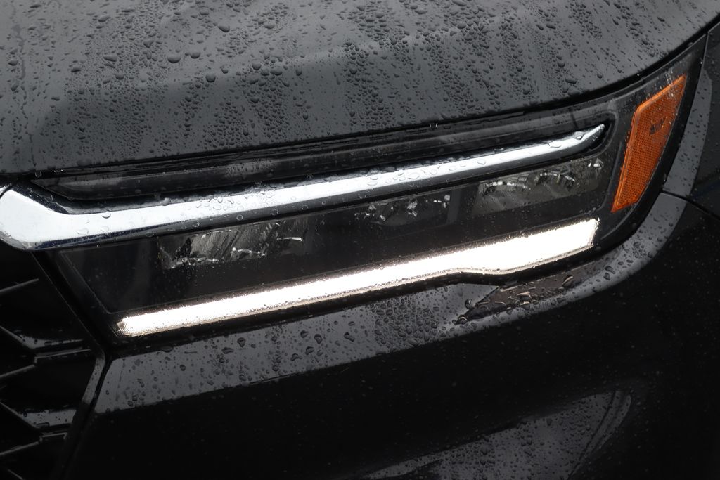 2025 Honda Pilot Touring photo 8