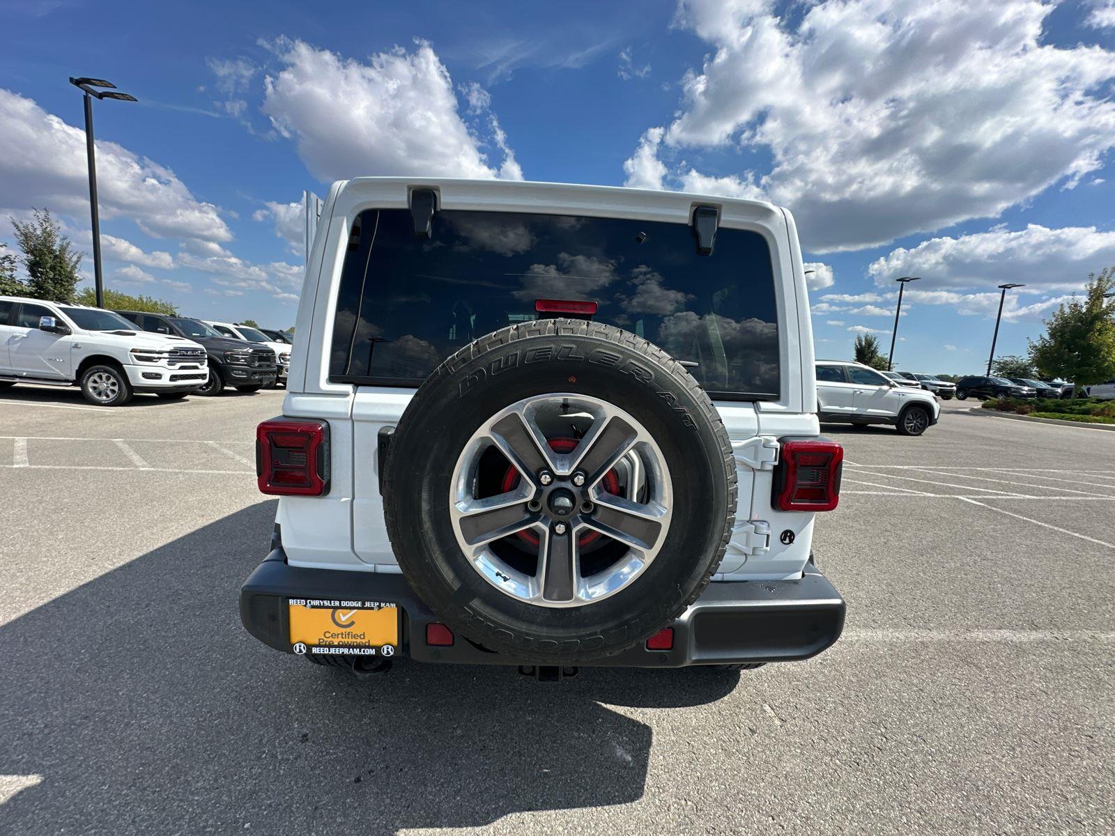 2021 Jeep Wrangler Unlimited Sahara photo 2