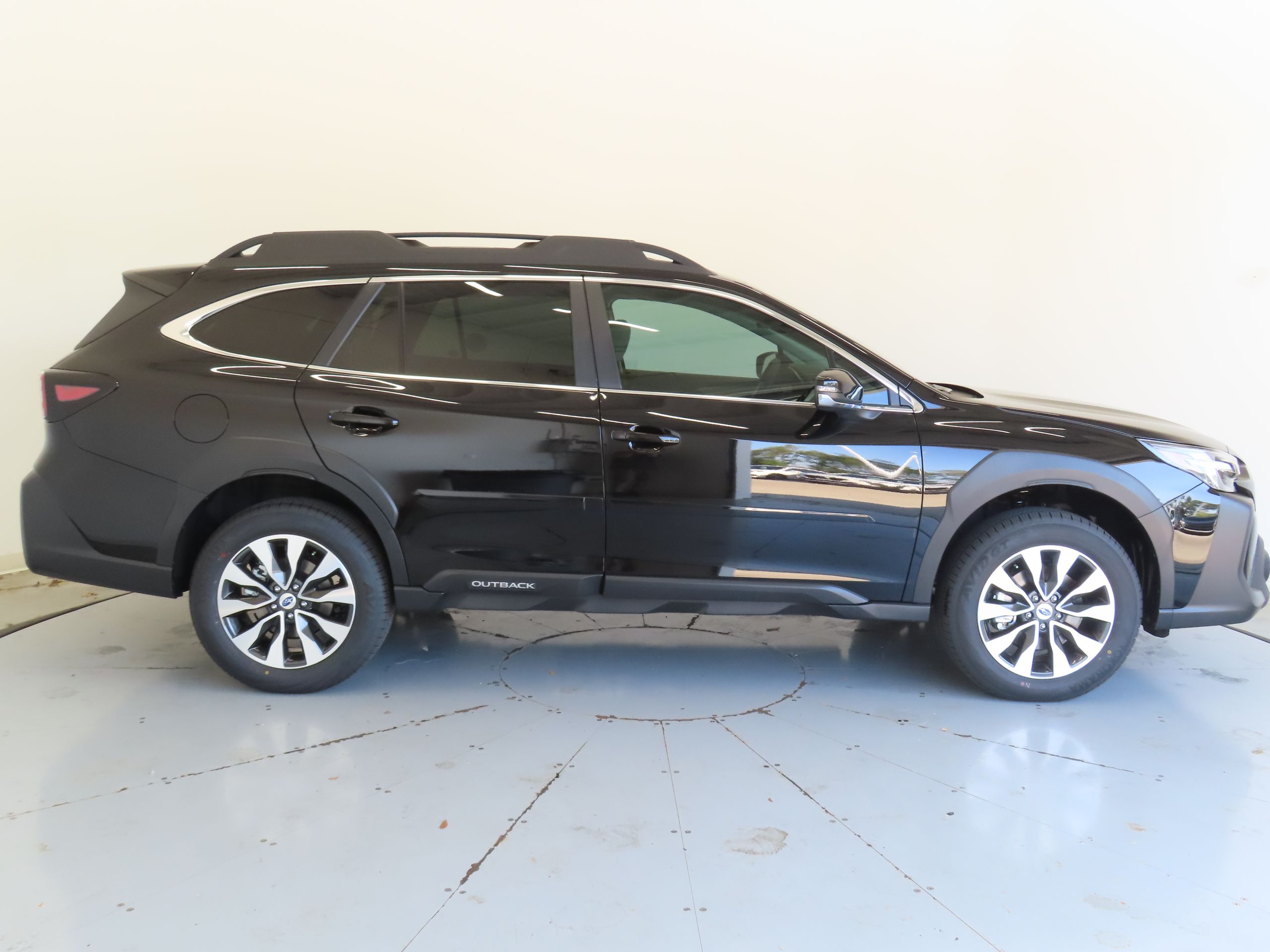 2025 Subaru Outback Limited photo 2