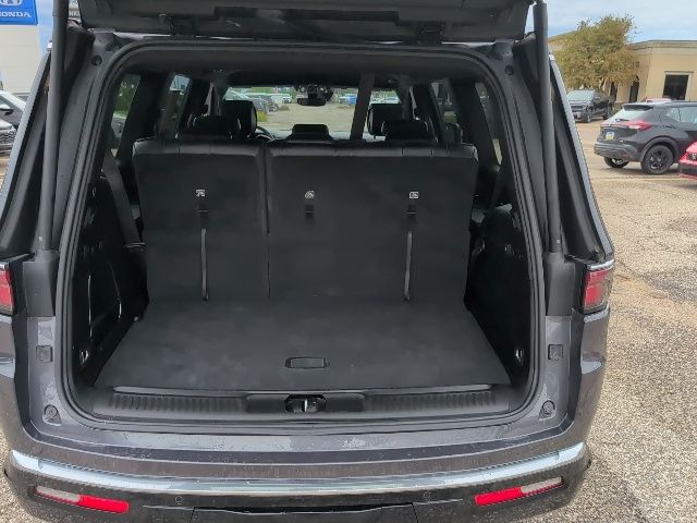 2024 Jeep Wagoneer Series II photo 17