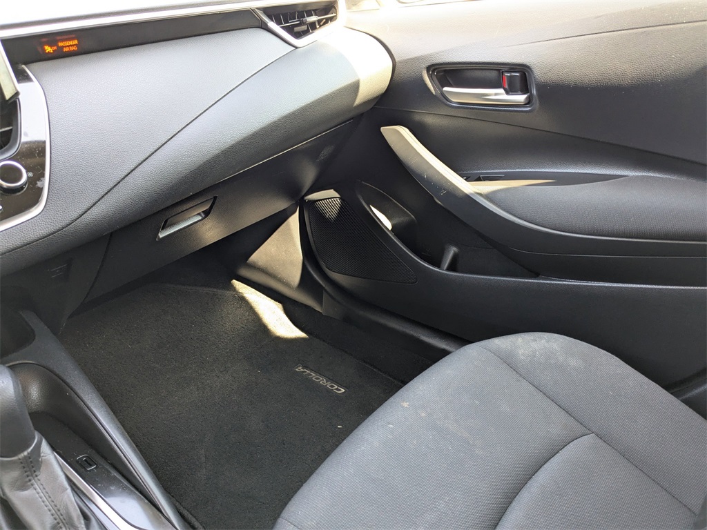 2020 Toyota Corolla LE photo 16