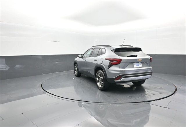 2024 Chevrolet Trax LT photo 4