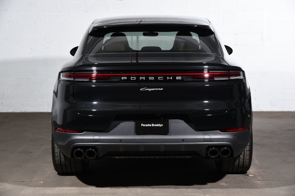 2025 Porsche Cayenne photo 6