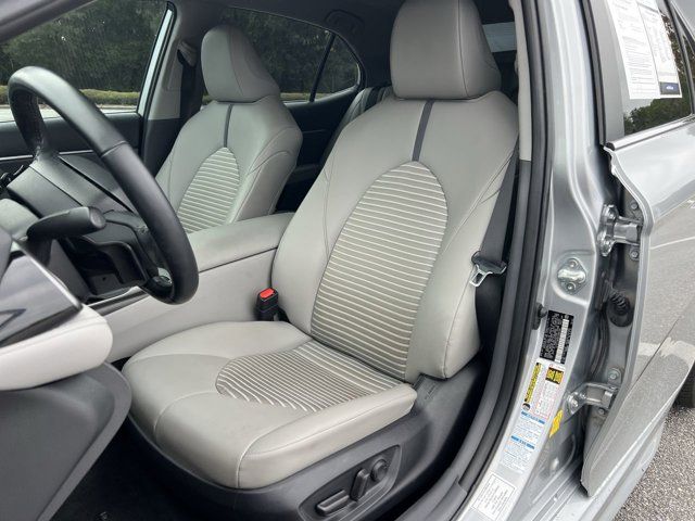 2023 Toyota Camry SE photo 3