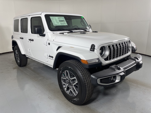 2025 Jeep Wrangler Sahara photo 2