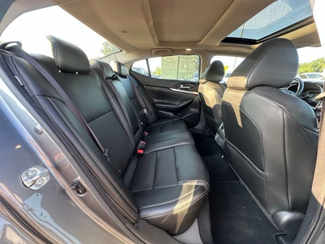 2020 Nissan Maxima SL photo 31