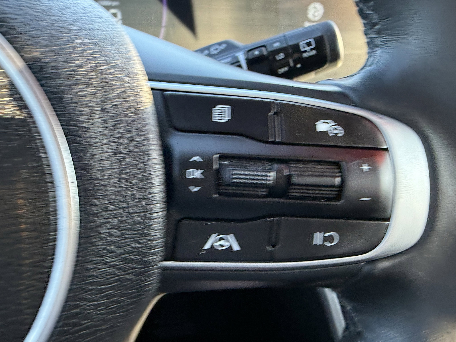 2025 Kia Sportage EX photo 18