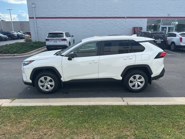 2025 Toyota RAV4 LE photo 9