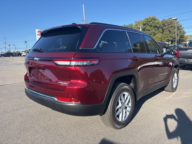 2025 Jeep Grand Cherokee Laredo X photo 3