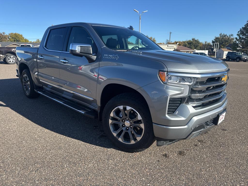 2023 Chevrolet Silverado 1500 High Country photo 4