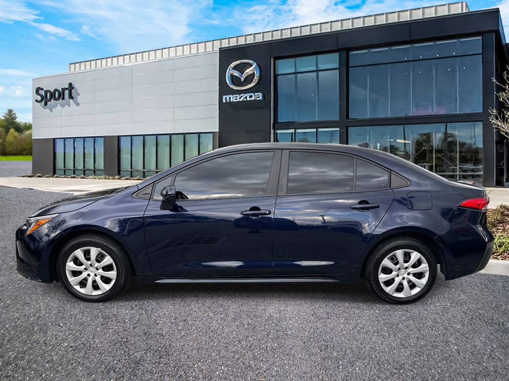 2022 Toyota Corolla LE photo 6