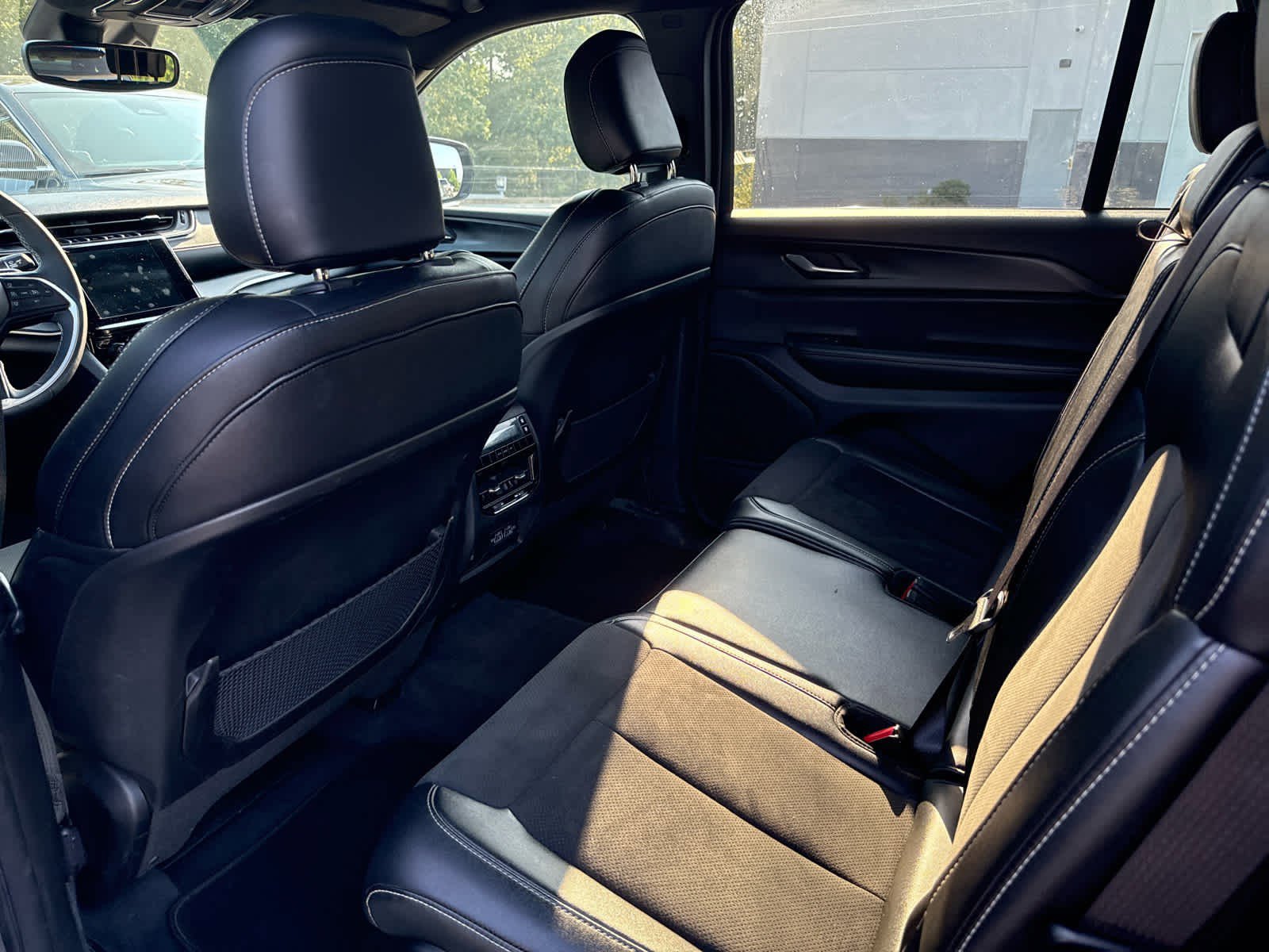 2024 Jeep Grand Cherokee Altitude photo 4