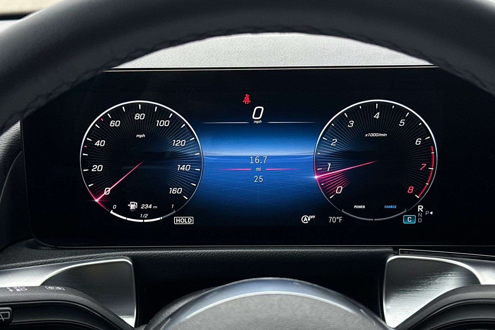 2025 Mercedes Benz GLB 250 photo 4