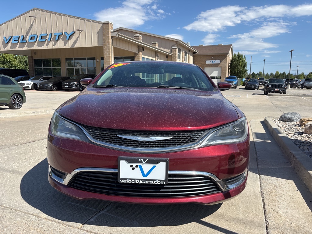 2015 Chrysler 200 Limited photo 2