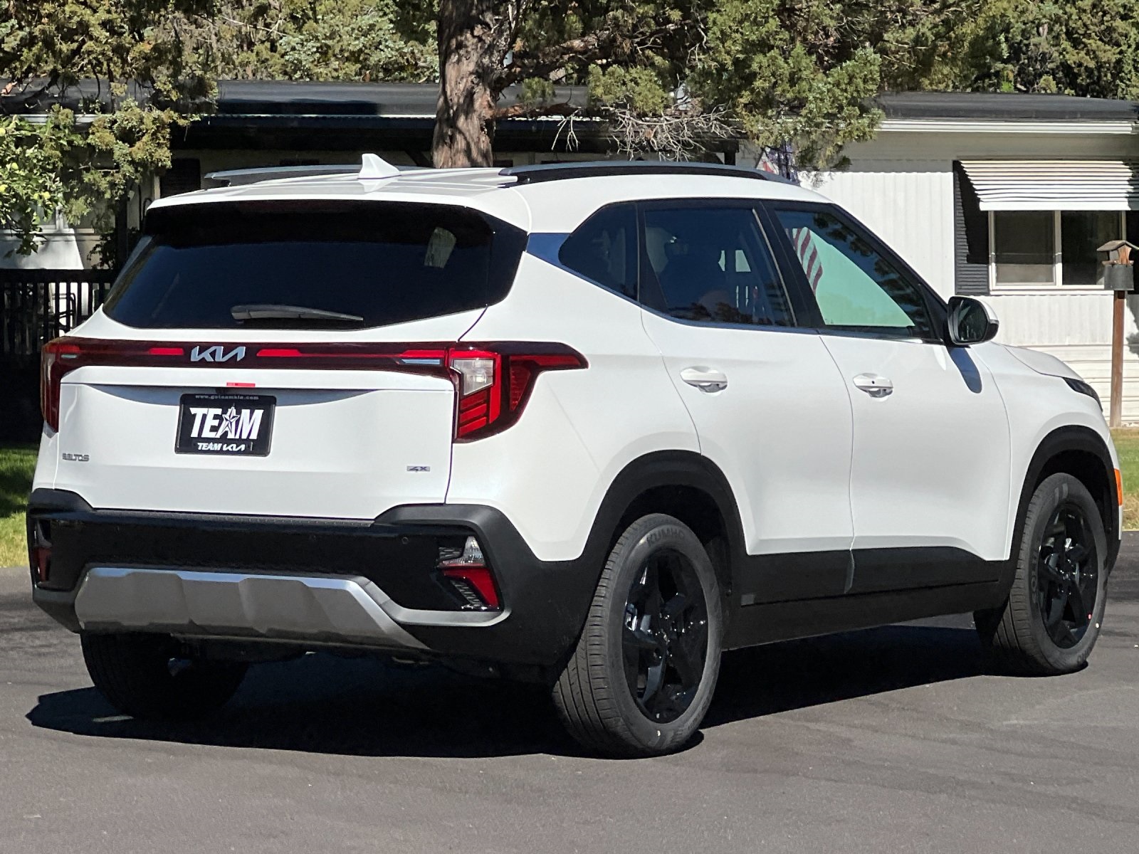 2026 Kia Seltos EX photo 4