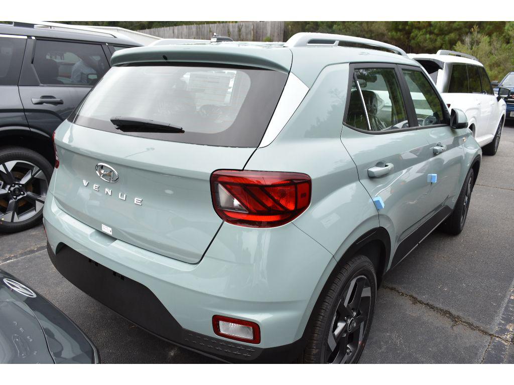 2026 Hyundai Venue SEL photo 2