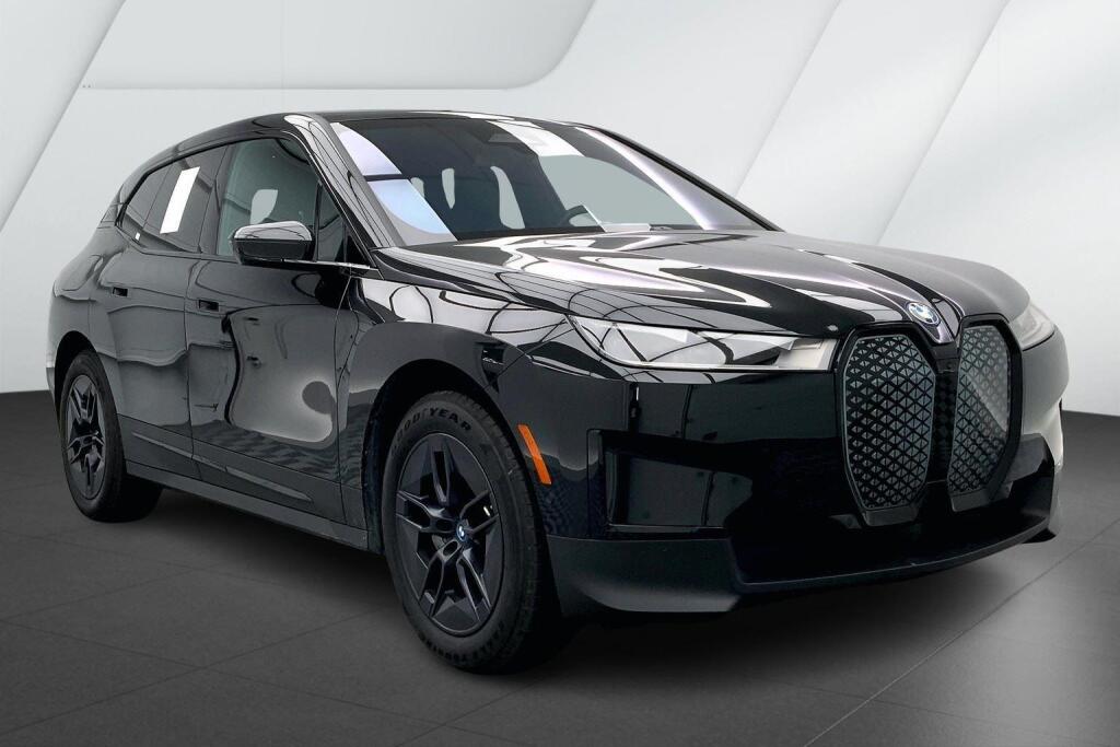 Used 2024 BMW iX Base with VIN WB523CF00RCP00570 for sale in Omaha, NE