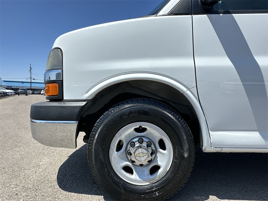 2014 Chevrolet Express 3500 LT photo 18