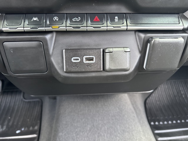 2023 Chevrolet Silverado 1500 Custom photo 31