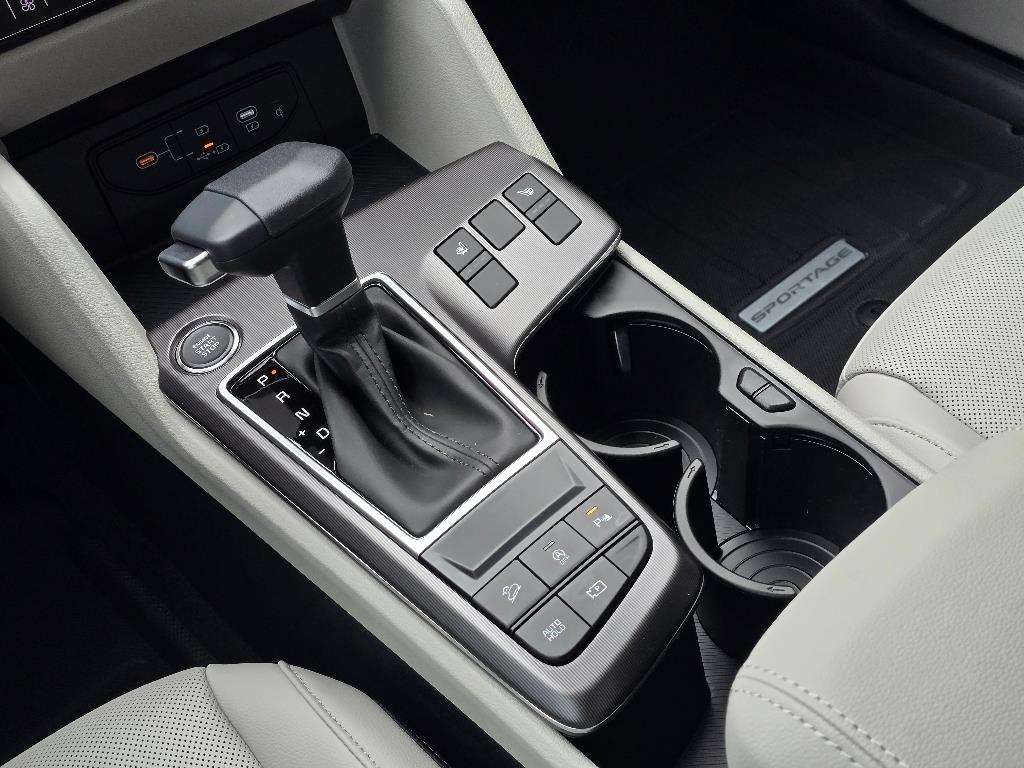 2026 Kia Sportage EX photo 9