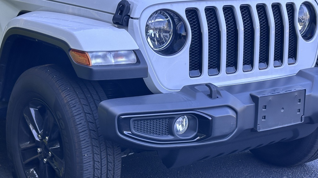 2022 Jeep Wrangler Unlimited Sahara Altitude photo 2