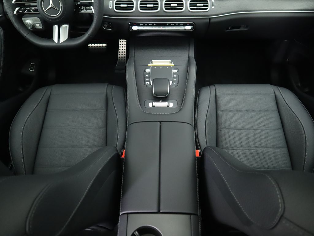 2025 Mercedes Benz GLS 450 4MATIC photo 18