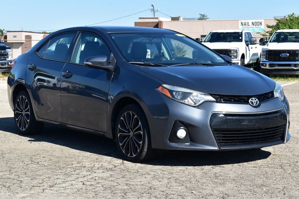 2015 Toyota Corolla L photo 3