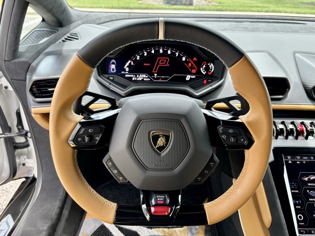 2024 Lamborghini Huracan Sterrato Base photo 16