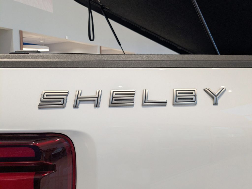 2025 Ford F-150 Lariat photo 4