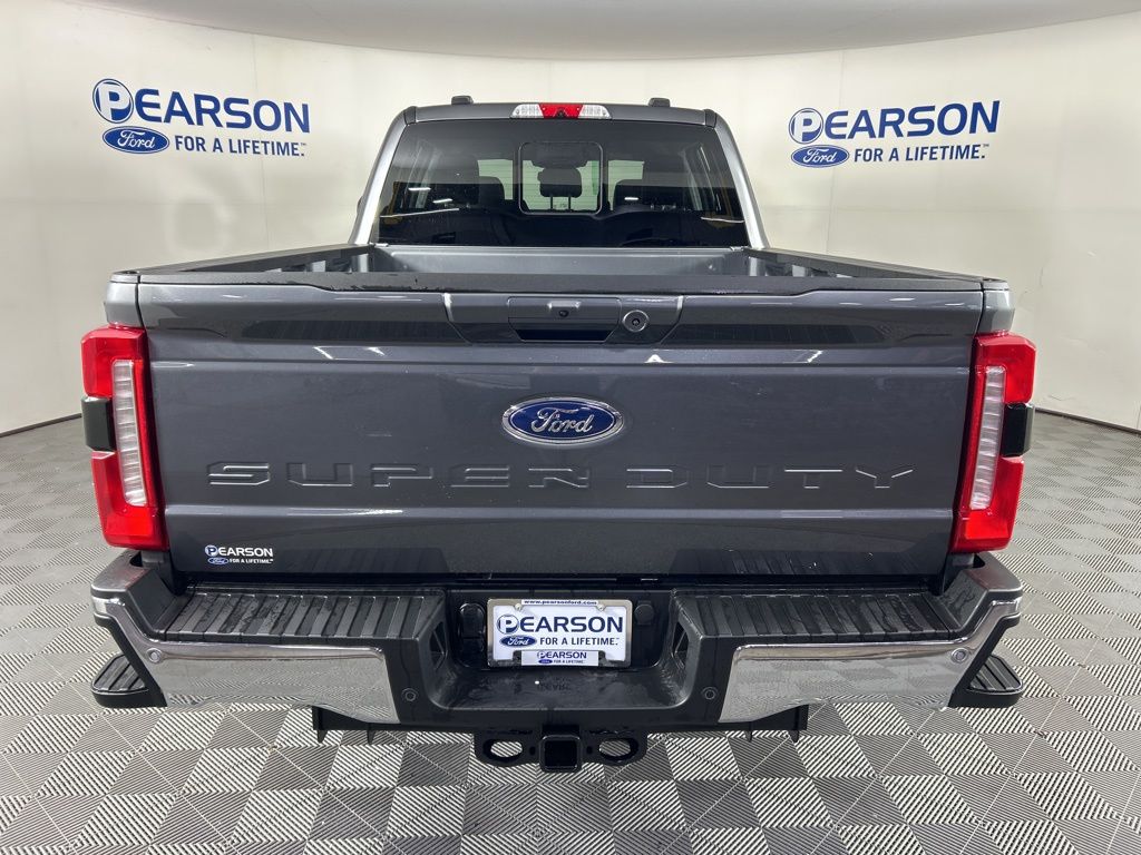 2026 Ford F-250 Lariat photo 2