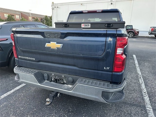 2023 Chevrolet Silverado 1500 LT photo 3