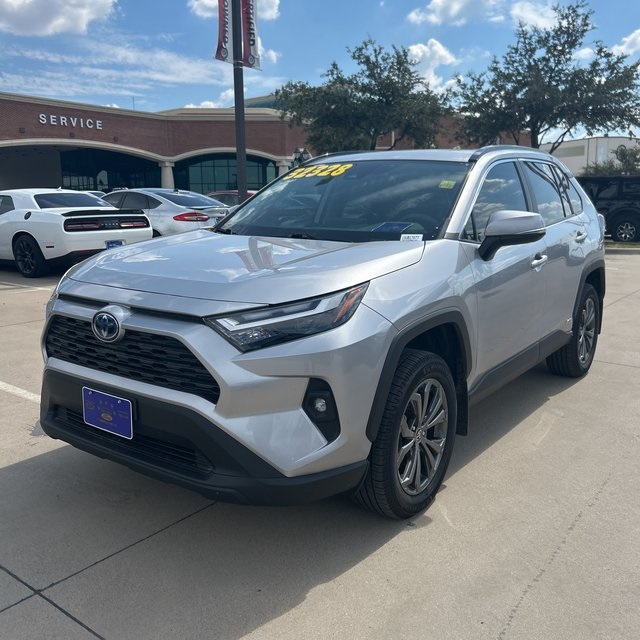 2023 Toyota RAV4 Hybrid XLE Premium photo 2