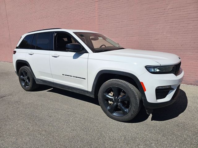2023 Jeep Grand Cherokee Limited photo 2