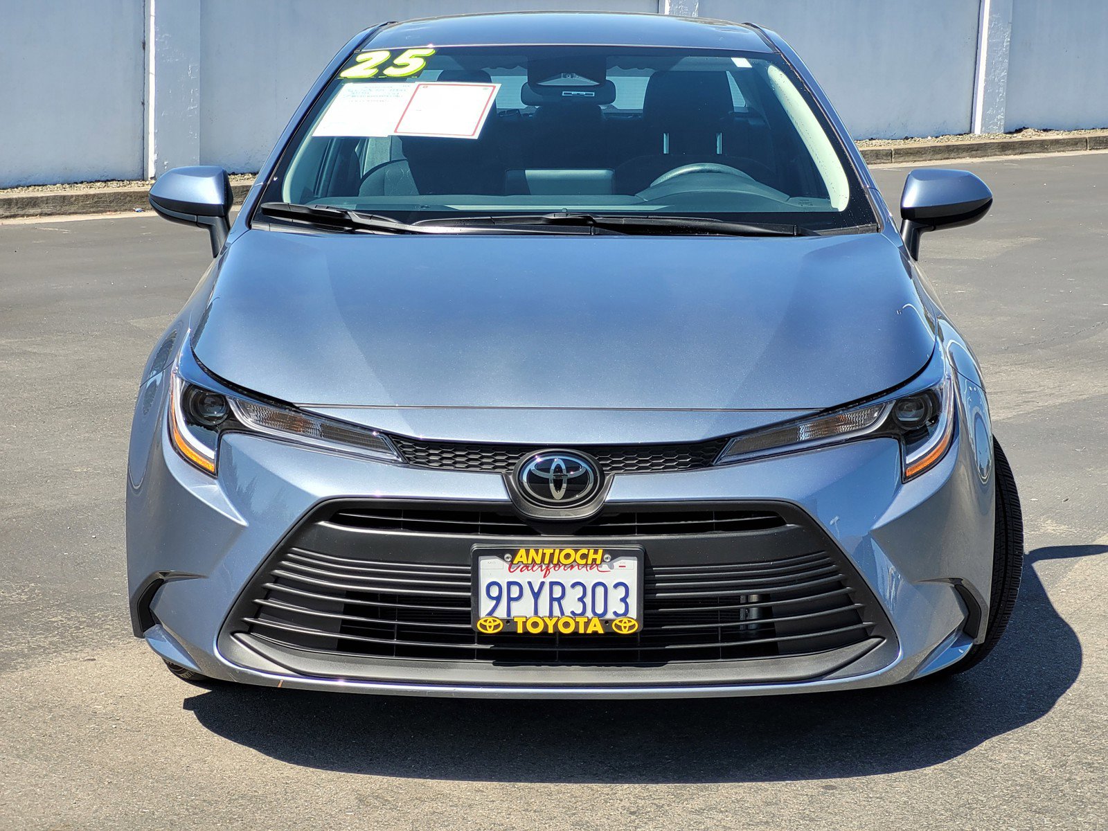 2025 Toyota Corolla LE photo 2
