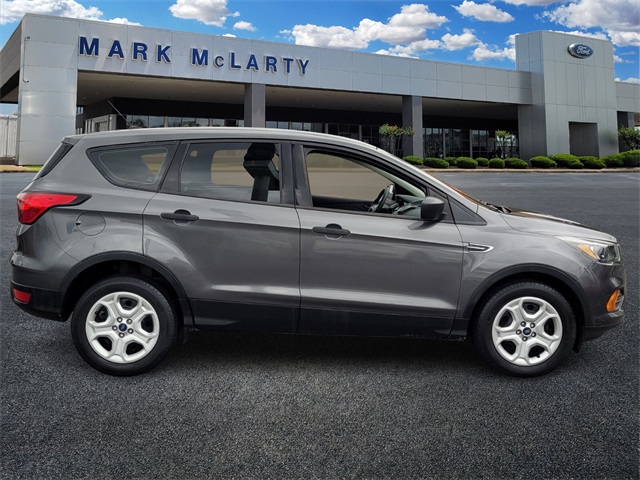 2019 Ford Escape S photo 2