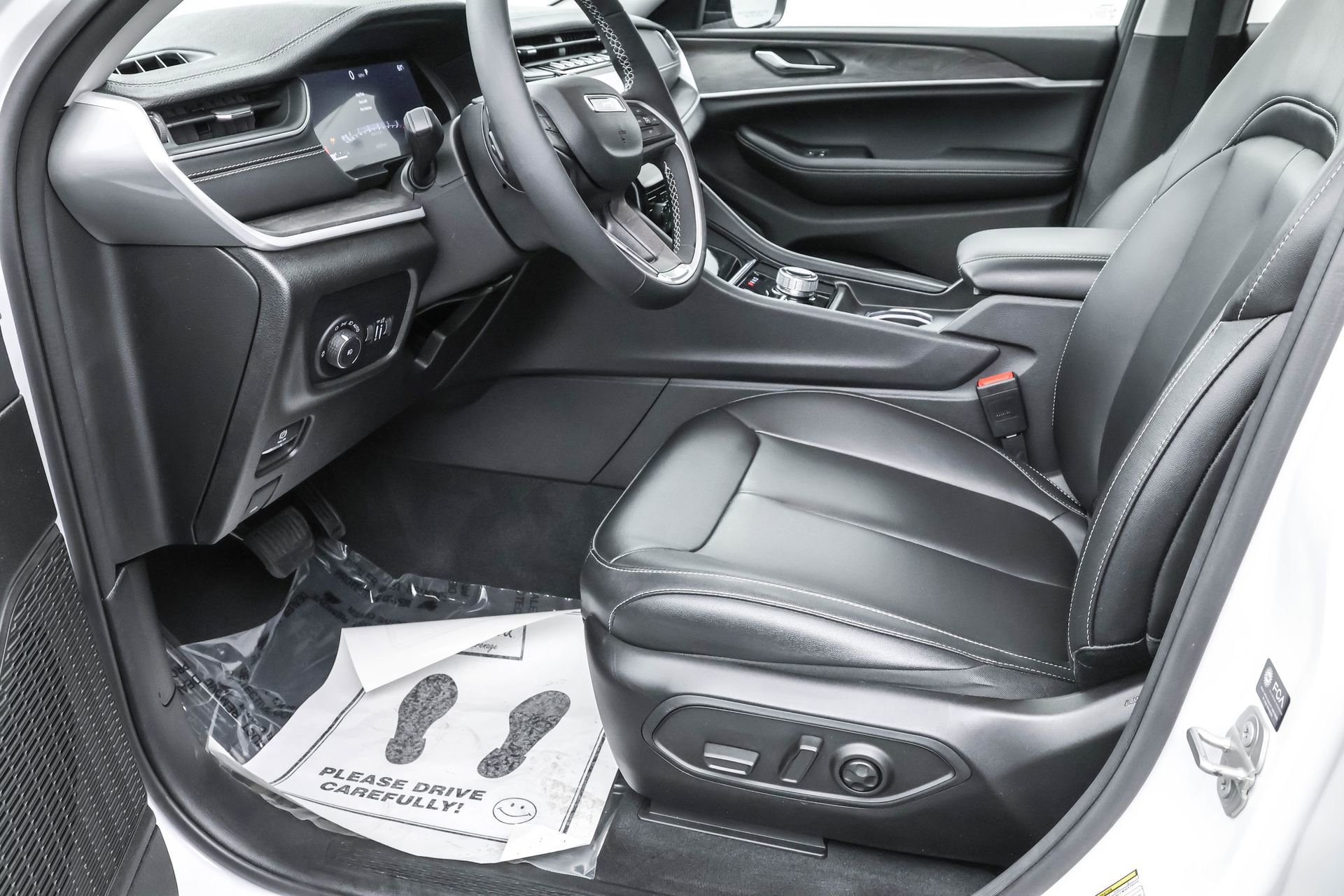 2024 Jeep Grand Cherokee Limited photo 9