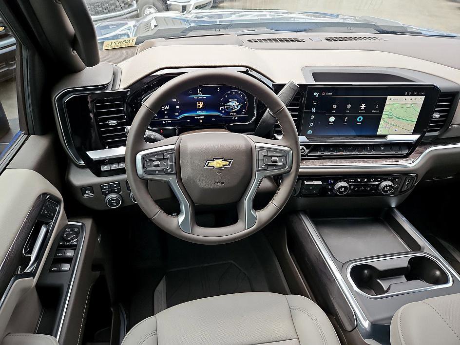 2025 Chevrolet Silverado 2500HD LTZ photo 12