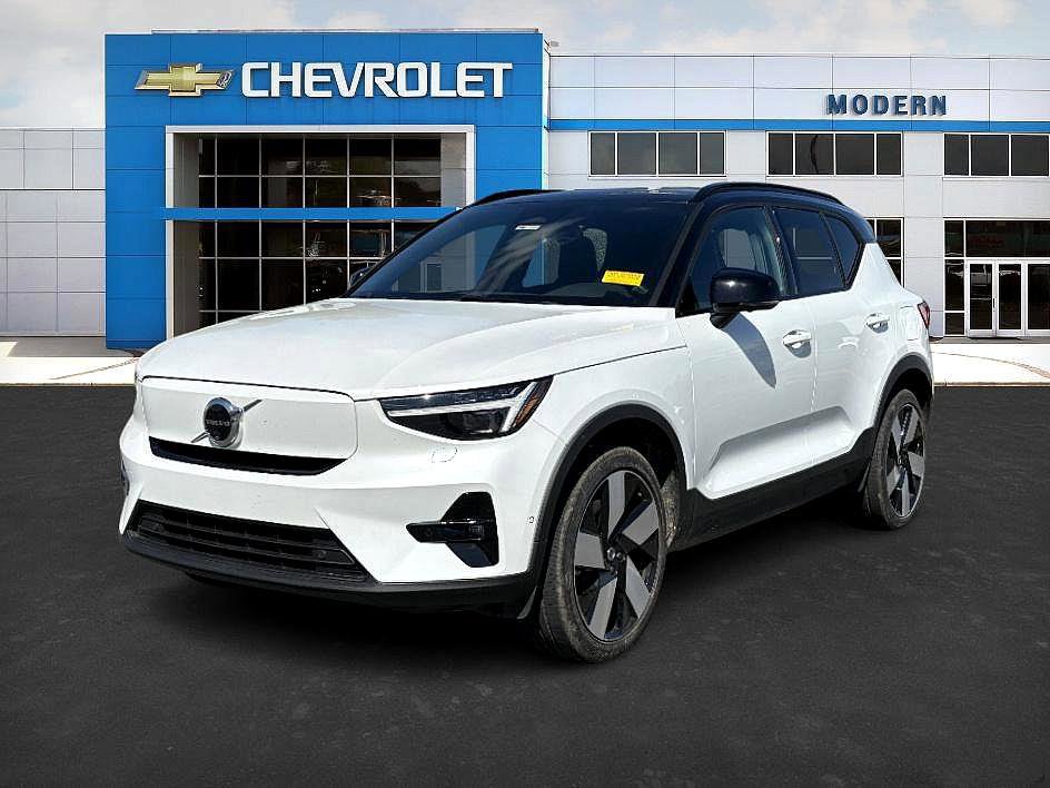 2024 Volvo XC40 Ultimate's photo