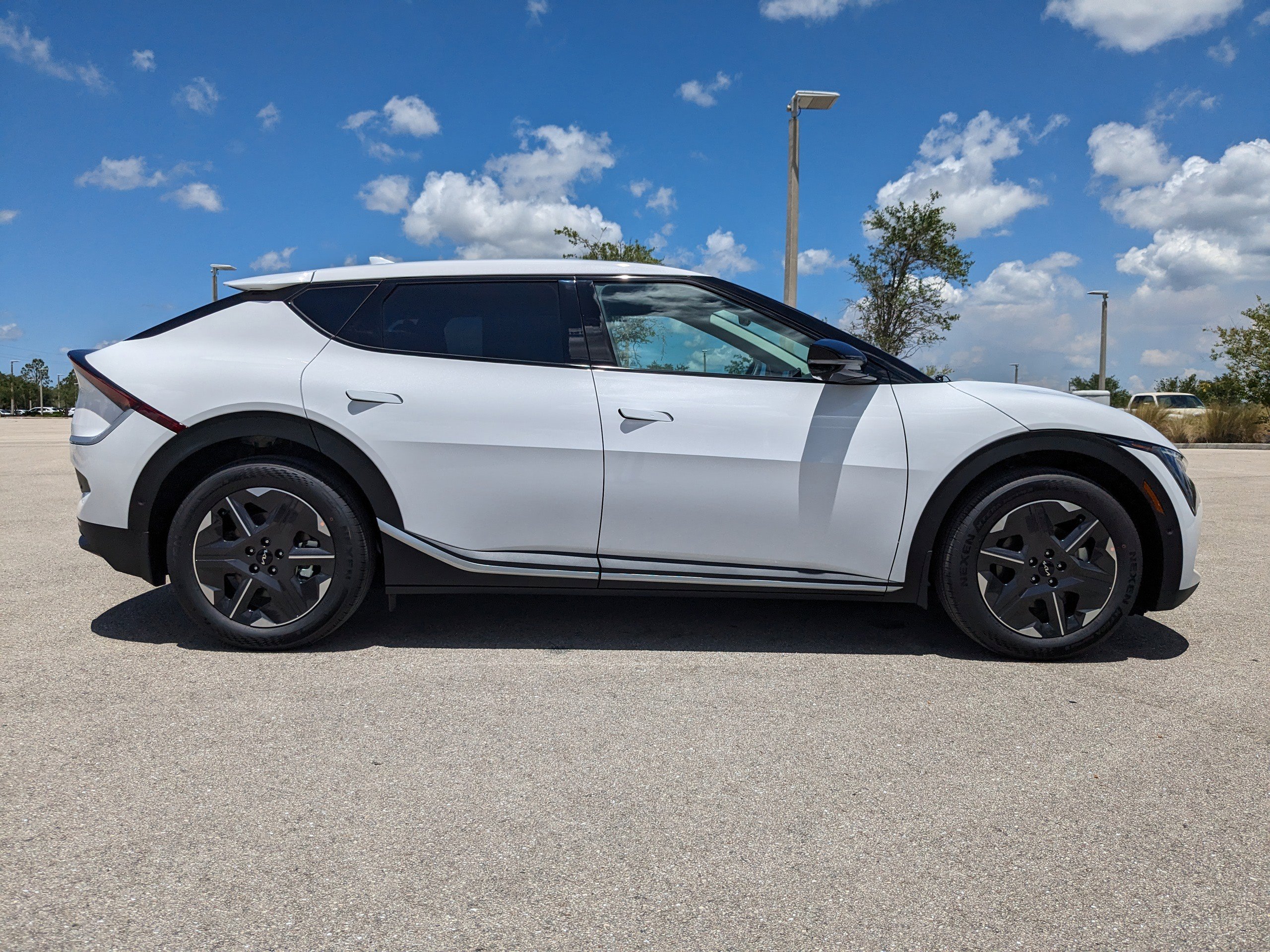 2025 Kia EV6 Light photo 3