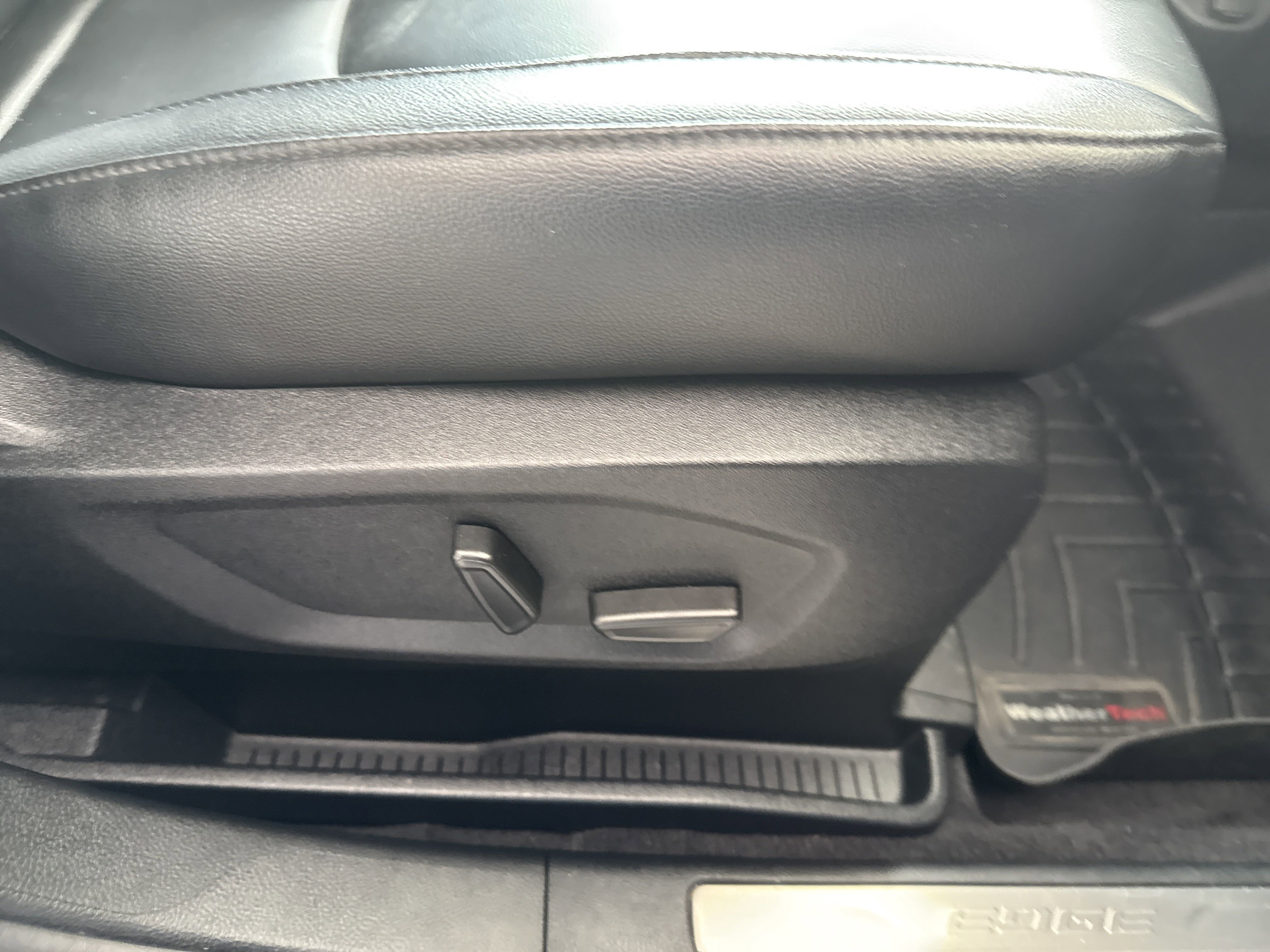 2024 Ford Edge Titanium photo 11