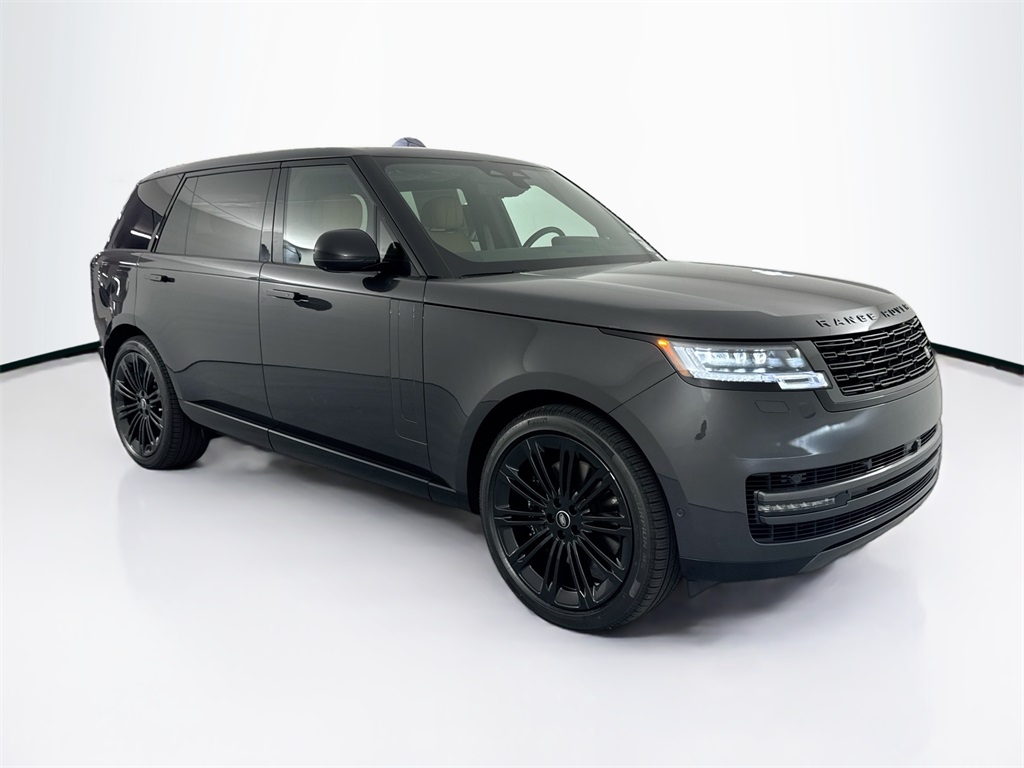 2025 Land Rover Range Rover SE photo 3