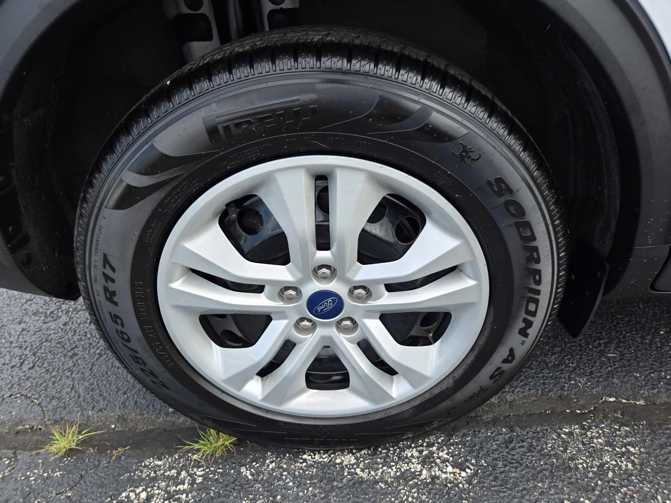 2022 Ford Escape S photo 36