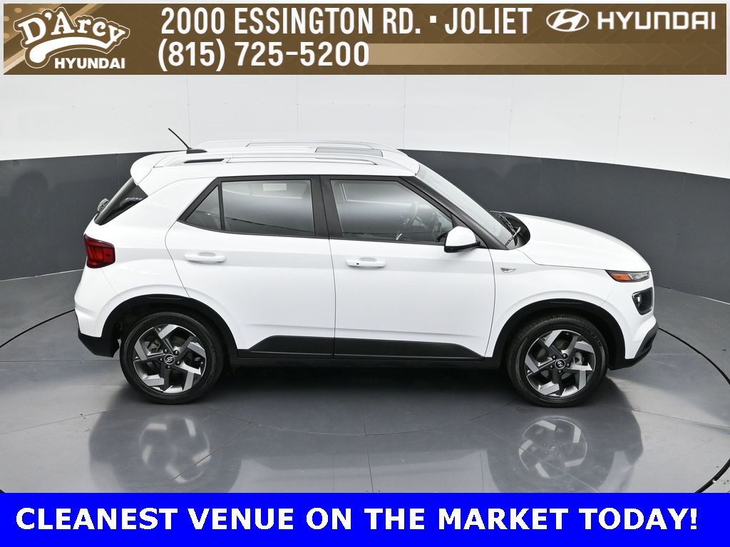 2024 Hyundai Venue SEL photo 10