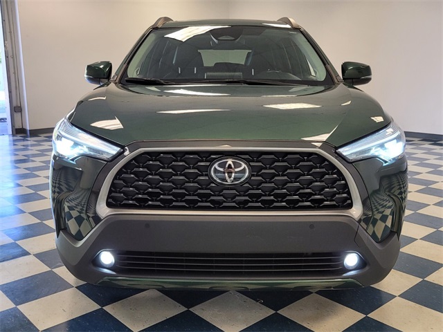 2023 Toyota Corolla Cross XLE photo 2