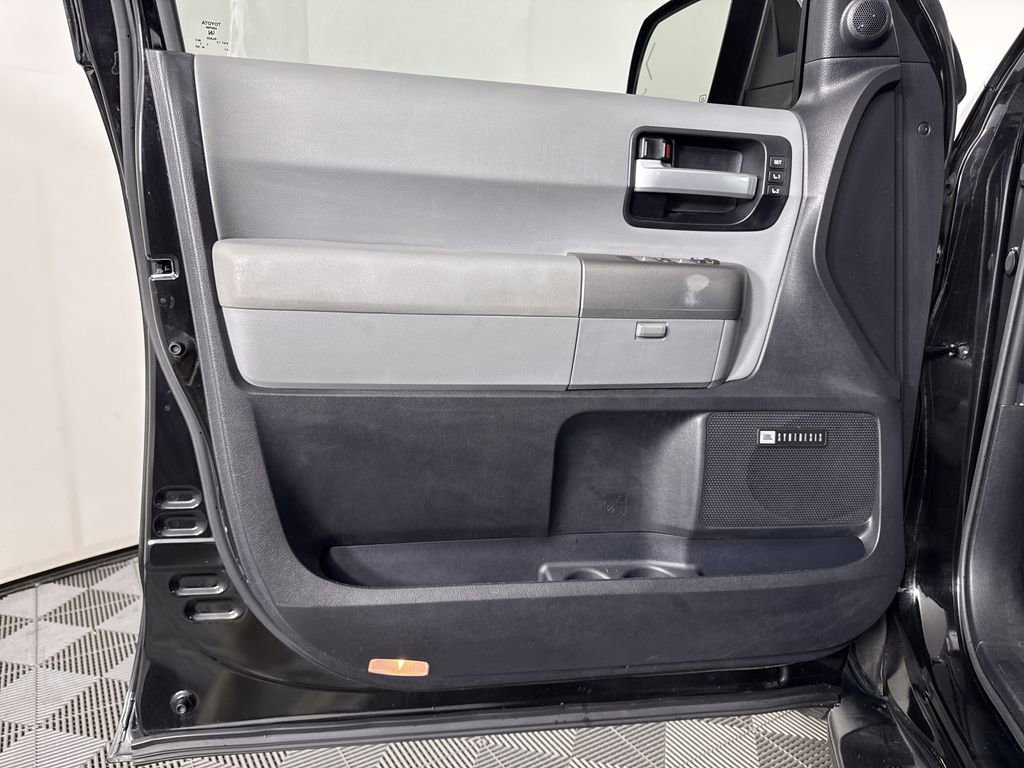 2016 Toyota Sequoia Limited photo 8