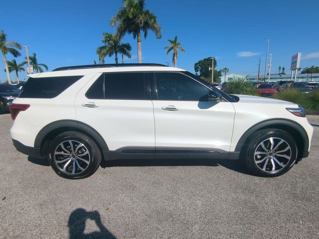 2020 Ford Explorer ST photo 4