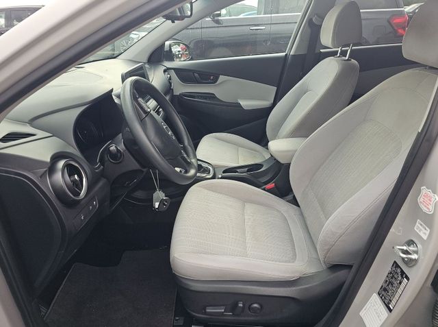2023 Hyundai Kona SEL photo 7