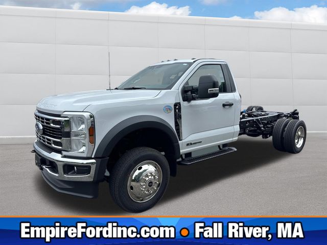 2025 Ford F-550 Super Duty Chassis Cab XL's photo